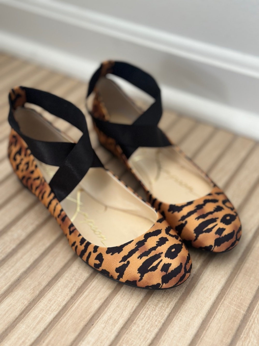 Jessica Simpson "Mandalaye" Leopard Print Crisscross Elastic Ballet Flats (Size